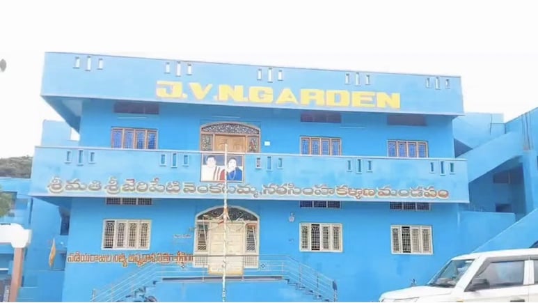 5 Of A Family Found Dead At Andhra Pradesh Lodge. Mass Suicide Suspected