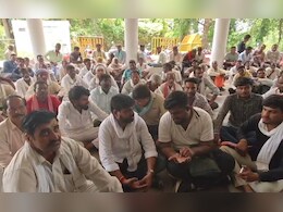 यूरिया खाद की किल्लत पर फूटा किसानों का गुस्सा, कलेक्ट्रेट में हंगामा; फसल खराब होने की जताई आशंका