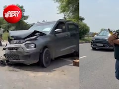 बिहार में शराब से भरी कार पलटी तो मच गई लूट, बोतलें उठाने के लिए लोगों में मची होड़