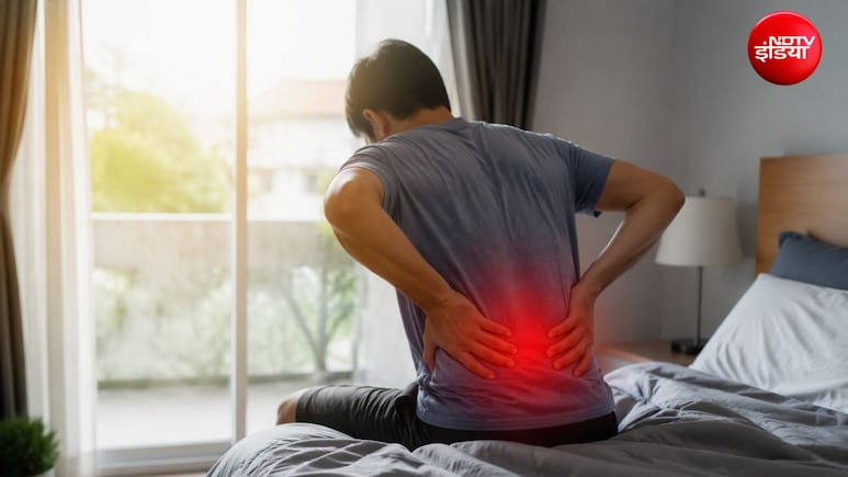 सुबह उठते ही होता है कमर दर्द? बेड का गद्दा नहीं, ये 5 आदतें हैं जिम्मेदार