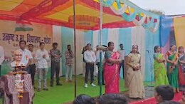 I-Day के मंच से फूटा पूर्व प्रिंसिपल का गुस्सा, वर्तमान प्राचार्य पर लगाया पैसे देकर पद पाने का आरोप
