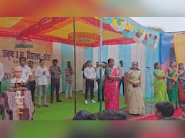 I-Day के मंच से फूटा पूर्व प्रिंसिपल का गुस्सा, वर्तमान प्राचार्य पर लगाया पैसे देकर पद पाने का आरोप