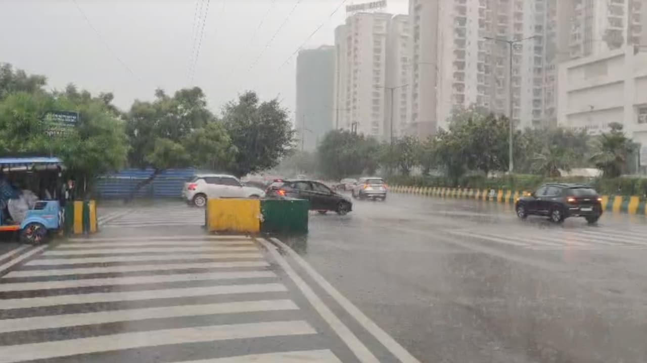 Heavy Rain Hits Delhi, Nearby Areas. Red Alert For Some Districts