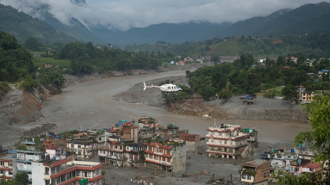 Nepal Floods: क्या बाढ़ के पानी से बीमारी हो सकती है? ऐसे रखें खुद को सुरक्षित