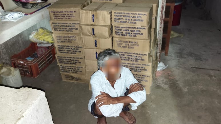 भिंड में 2 लाख से ज्यादा की अवैध शराब जब्त, 43 पेटियों के साथ 60 वर्षीय बुजुर्ग गिरफ्तार&nbsp;