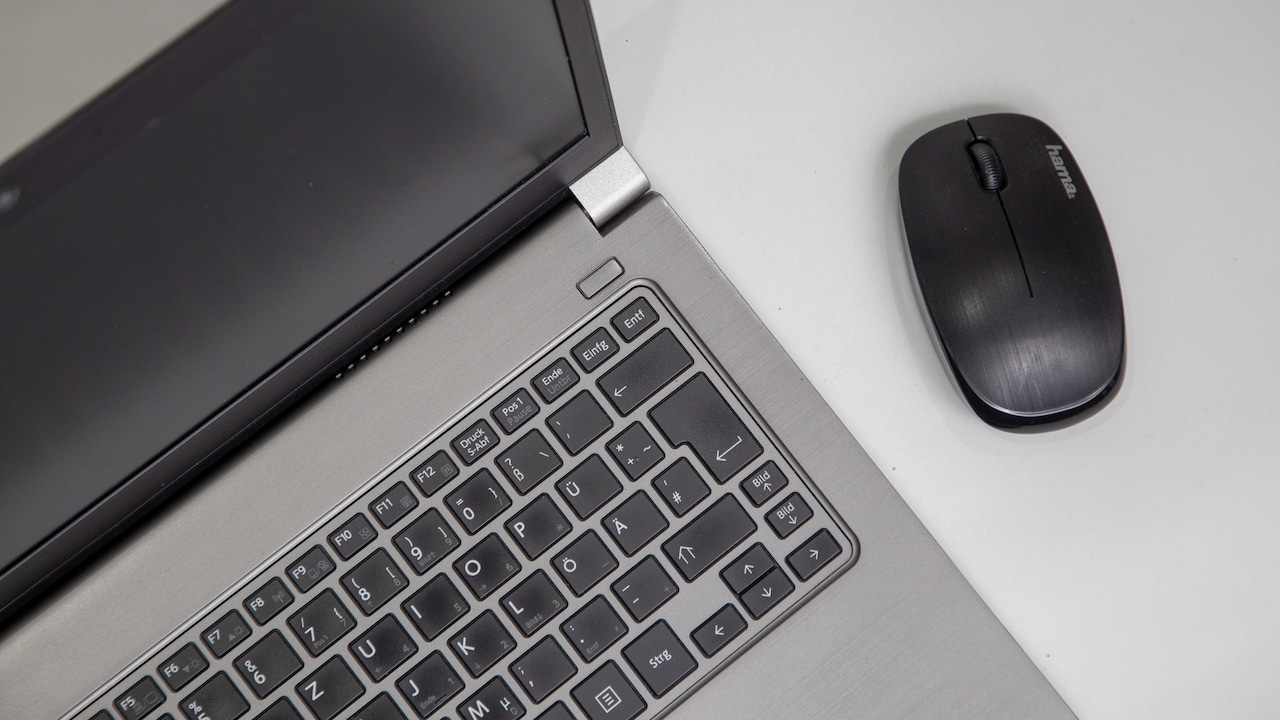 10 Reasons Your Wireless Mouse Lags Or Jumps On Glass Desks 10 Reasons Your Wireless Mouse Lags Or Jumps On Glass Desks