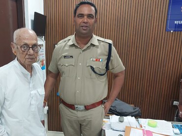 स्वतंत्रता संग्राम सेनानी के खाते से उड़ाए ₹1.76 लाख, मैसेज तक नहीं आया, दान देने के लिए रखे थे