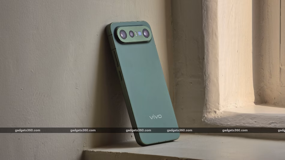 വിപണിയെ ഞെട്ടിച്ച് വിവോ! Vivo X300 FE-യുടെ വില കുത്തനെ കൂട്ടി