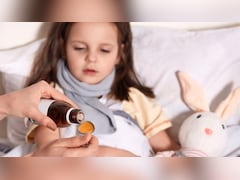 बच्चा दवाई पीने में करता है आनाकानी? एक्सपर्ट ने बताया सही तरीका, बिना रोए दवा लेगा बच्चा