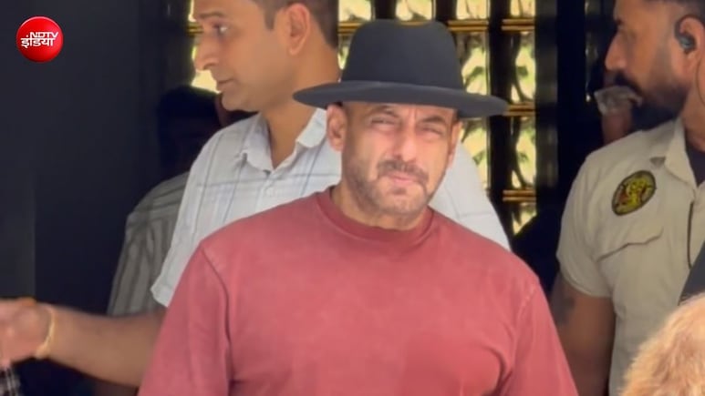 रक्षा बंधन पर बहन अलवीरा के घर पहुंचे सलमान खान, मां हेलेन भी साथ आईं नजर