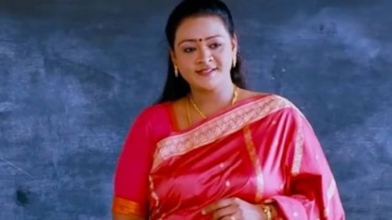 The Shakeela Wave: When Kerala's Small Theatres Picked One Actor Over Mohanlal and Mammootty The Shakeela Wave: When Kerala's Small Theatres Picked One Actor Over Mohanlal and Mammootty