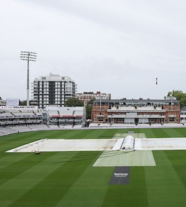 "Thats A Joke": Nasser Hussain Blasts Umpire Over Shock Decision In Lords Test
