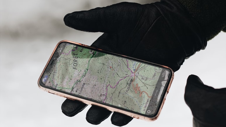 Can AI Find Your Location Using A Photo Without GPS Data, Tags?
