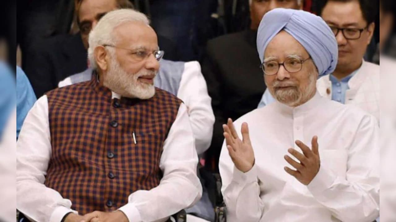 Prime Minister Narendra Modi with former PM Manmohan Singh. File Photo