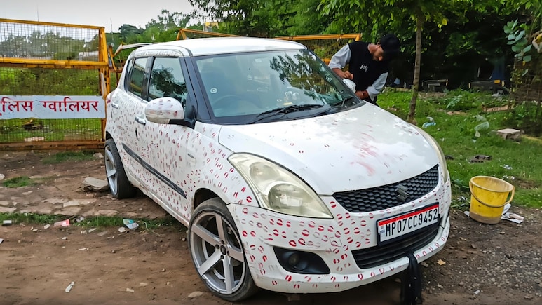 3400 किस मार्क्स, 55 लाख व्यूज और फिर पुलिस की एंट्री! 'किसिंग कार' के चक्कर में कटा 5500 का चालान