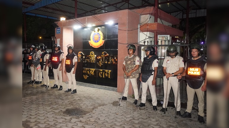 दिल्ली पुलिस में बड़ा फेरबदल, 43 अफसरों के तबादले; कई DCP और Joint CP बदले