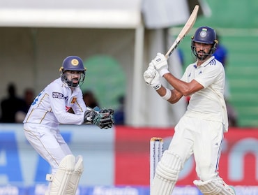 India vs Sri Lanka LIVE, 1st Test, Day 2: गॉल में बारिश ने फिर बढ़ाई टेंशन, दूसरे दिन का खेल अटका