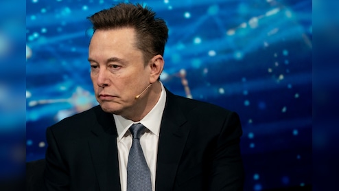 T-Mobile CFO Says Elon Musk's Starlink 'Not A Threat At All' To Traditional Wireless Carriers