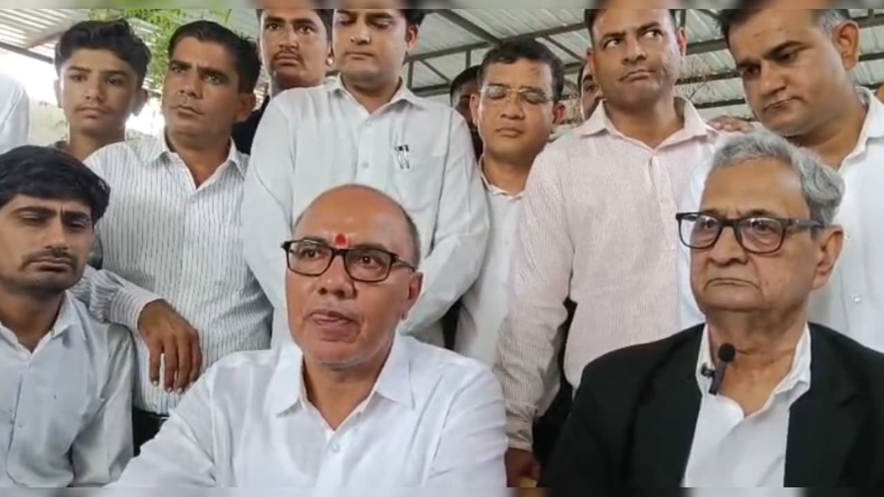 जमीनी व‍िवाद में 6 लोगों के 40 हत्‍यारोपी बरी, पूर्व सीएम अशोक गहलोत ने कोर्ट के फैसले पर उठाए सवाल 