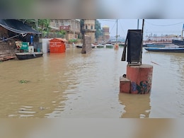 Ground Report: वाराणसी के घाट डूबे, छतों पर हो रहा अंतिम संस्कार, गंगा-यमुना उफान पर... UP में बाढ़ से तबाही