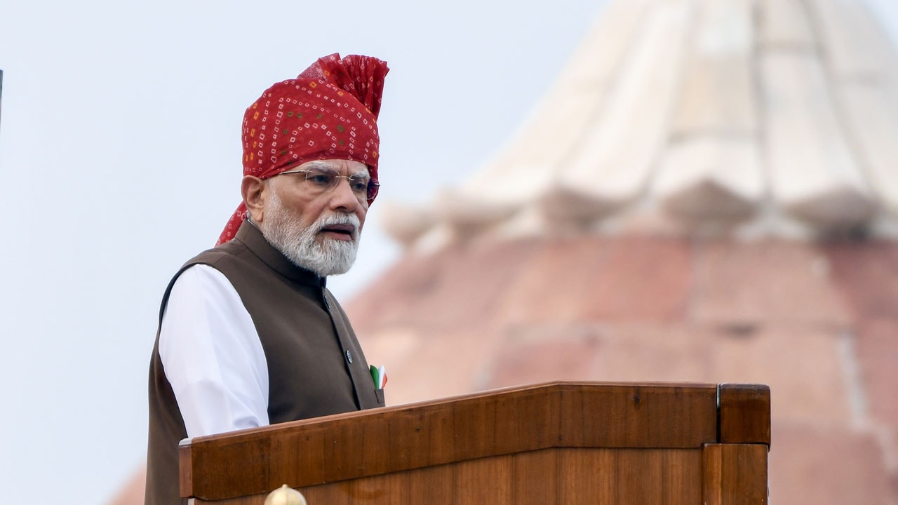 Independence Day: PM Modi Announces AI Training For 1 Crore Youth, Free Online Coaching