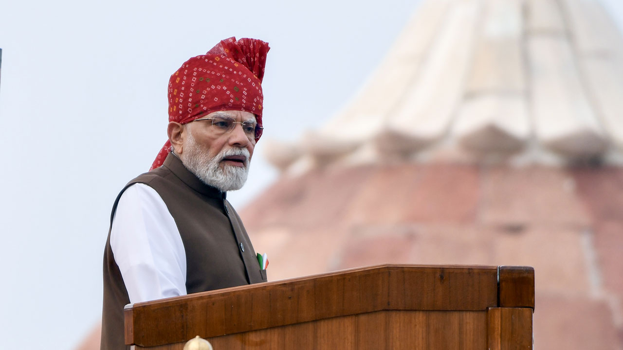 Independence Day: PM Modi Announces AI Training For 1 Crore Youth, Free Online Coaching