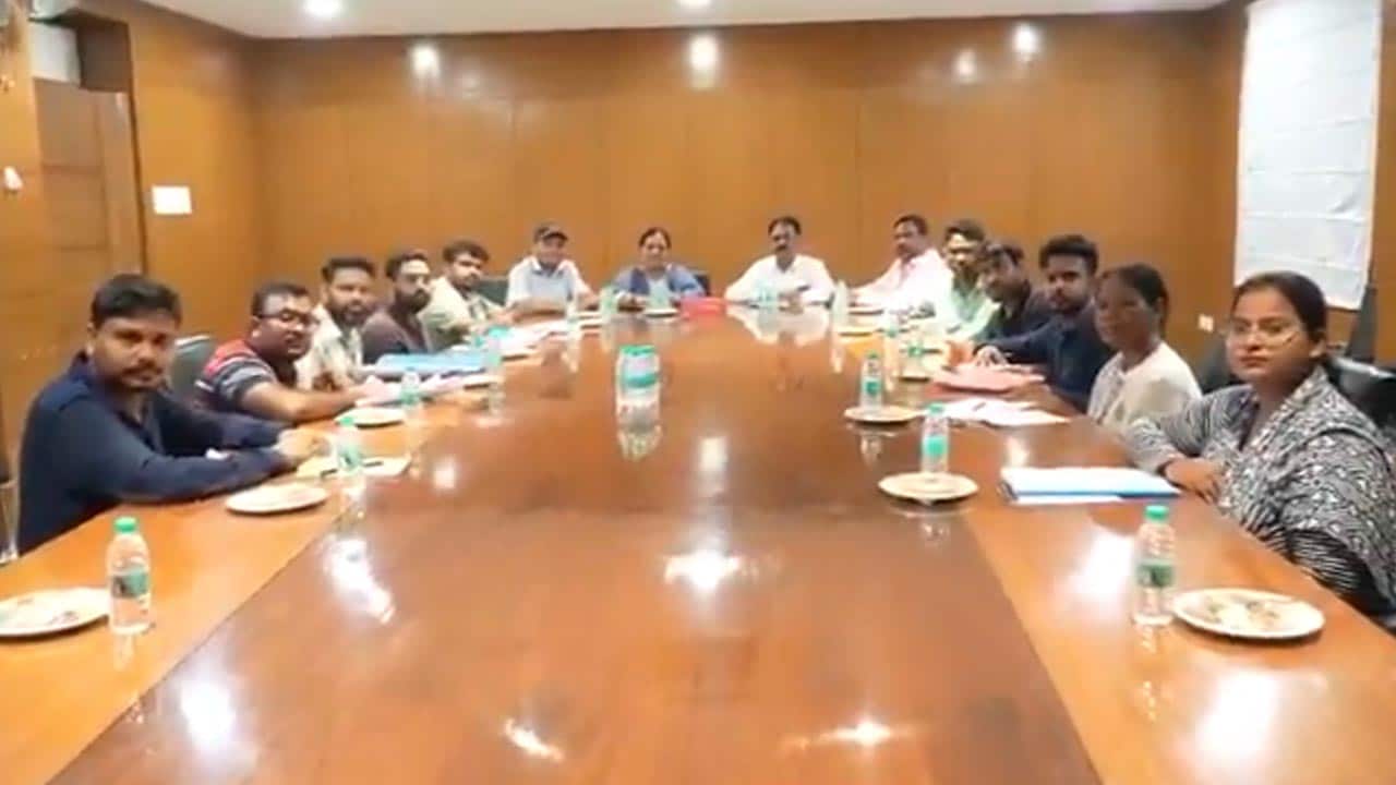 Jharkhand Ministers And Protesting Students Meet, Agitation To Continue