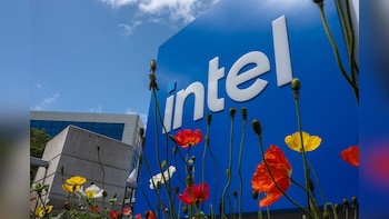 Intel Is Said To Near Share Sale Upsize To Raise $20 Billion