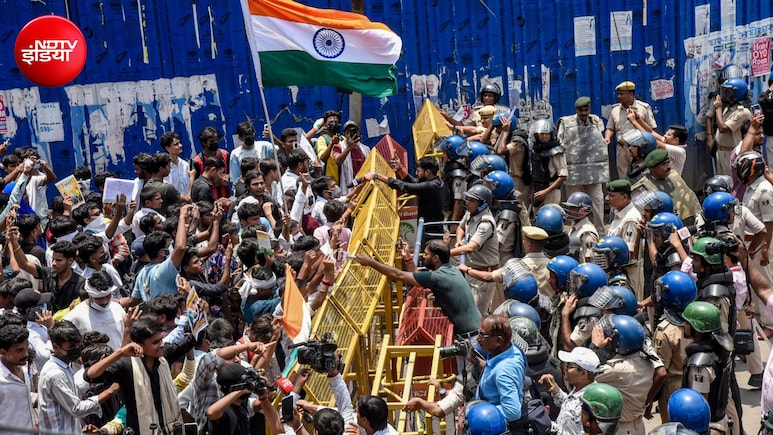 'दोस्त अभी भी जेल में हैं'... पुलिस कार्रवाई के खिलाफ फिर पटना की सड़कों पर उतरे छात्र