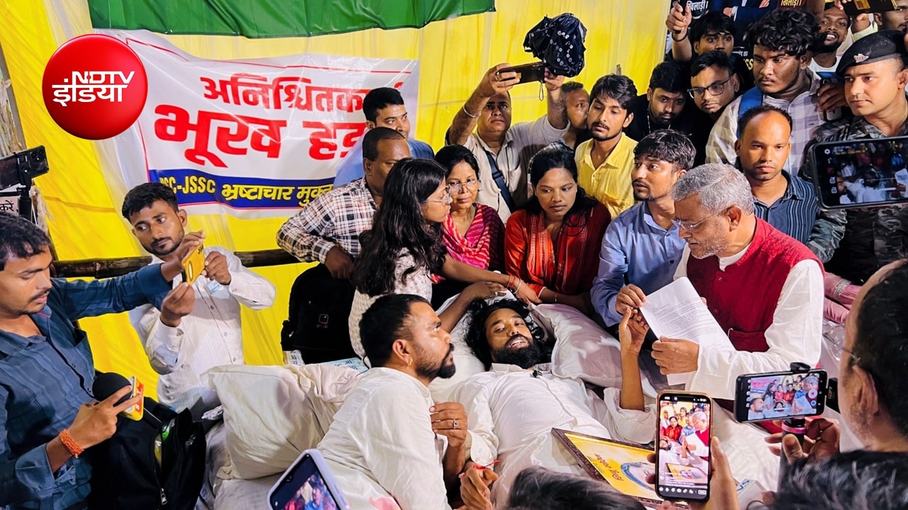 कौन हैं रांची में भूख हड़ताल पर बैठे देवेंद्र नाथ महतो? JPSC-JSSC छात्र आंदोलन से उभरे, लड़ चुके हैं ये चुनाव
