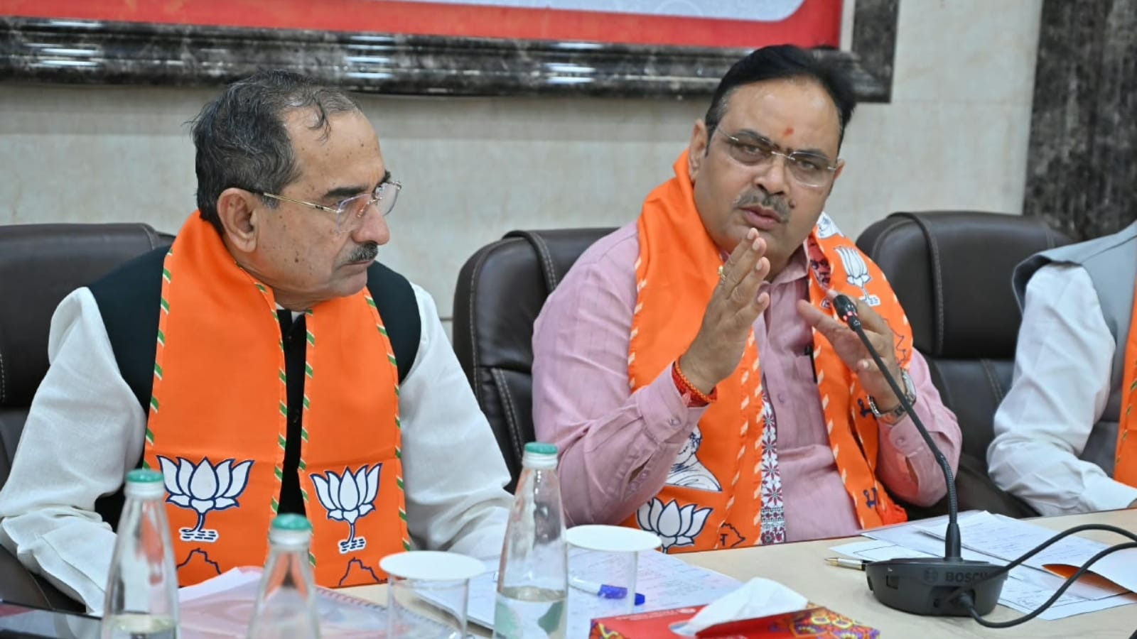 सीएम भजनलाल शर्मा ने निकाय चुनाव की रणनीति पर चर्चा की. सीएम भजनलाल शर्मा ने निकाय चुनाव की रणनीति पर चर्चा की.
