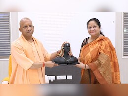 UP में 17 IAS के तबादले: आईएएस संगीता सिंह मुरादाबाद की नई कमिश्नर, आंजनेय सिंह की छुट्टी