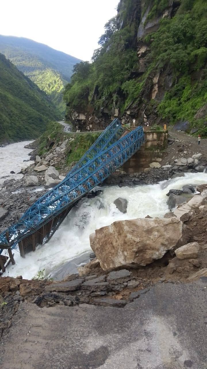 Kulagad Valley Bridge Collapse: भूस्खलन से टूटा वैली ब्रिज Kulagad Valley Bridge Collapse: भूस्खलन से टूटा वैली ब्रिज