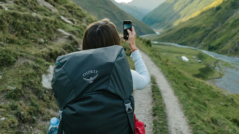 Google Introduces New AI Mode To Help Travellers Track Flight Prices, Book Hotels And More