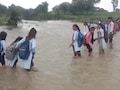 बारां में रोज जान जोख&zwj;िम में डाल रहे बच्&zwj;चे, बेथली नदी के नाले को पार कर जाते हैं स्कूल&nbsp;