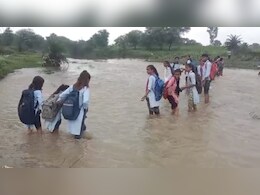 बारां में रोज जान जोख&zwj;िम में डाल रहे बच्&zwj;चे, बेथली नदी के नाले को पार कर जाते हैं स्कूल&nbsp;