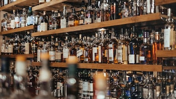 United Spirits Under FSSAI Lens; Sale Of Select Whisky Brands Halted Over Labelling Violations