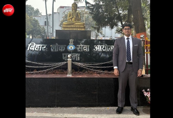 Success Story: 'शाबाश बेटा&hellip;दिल खुश कर दिया' दादा का सपना पूरा, BPSC में चौथी रैंक लाकर SDM बने परीक्षित मदान