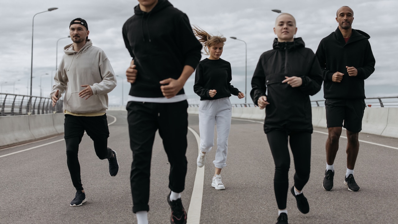 7 Relaxed Joggers That Look More Polished Than Sporty