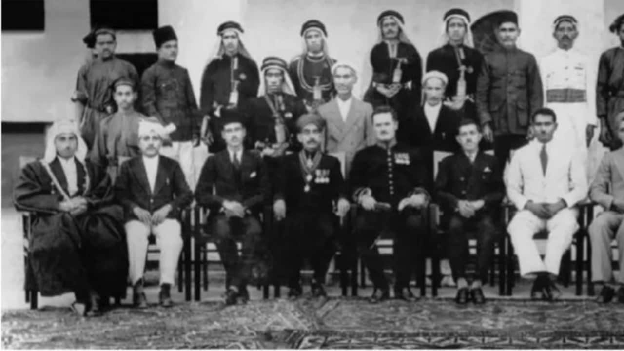 IPS officers of the Persian Gulf Residency IPS officers of the Persian Gulf Residency