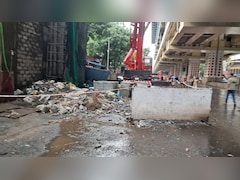 मेट्रो स्टेशन के पास गिरा ग्रेनाइट का स्लैब, ठेकेदार पर लगा 10 करोड़ का भारी जुर्माना