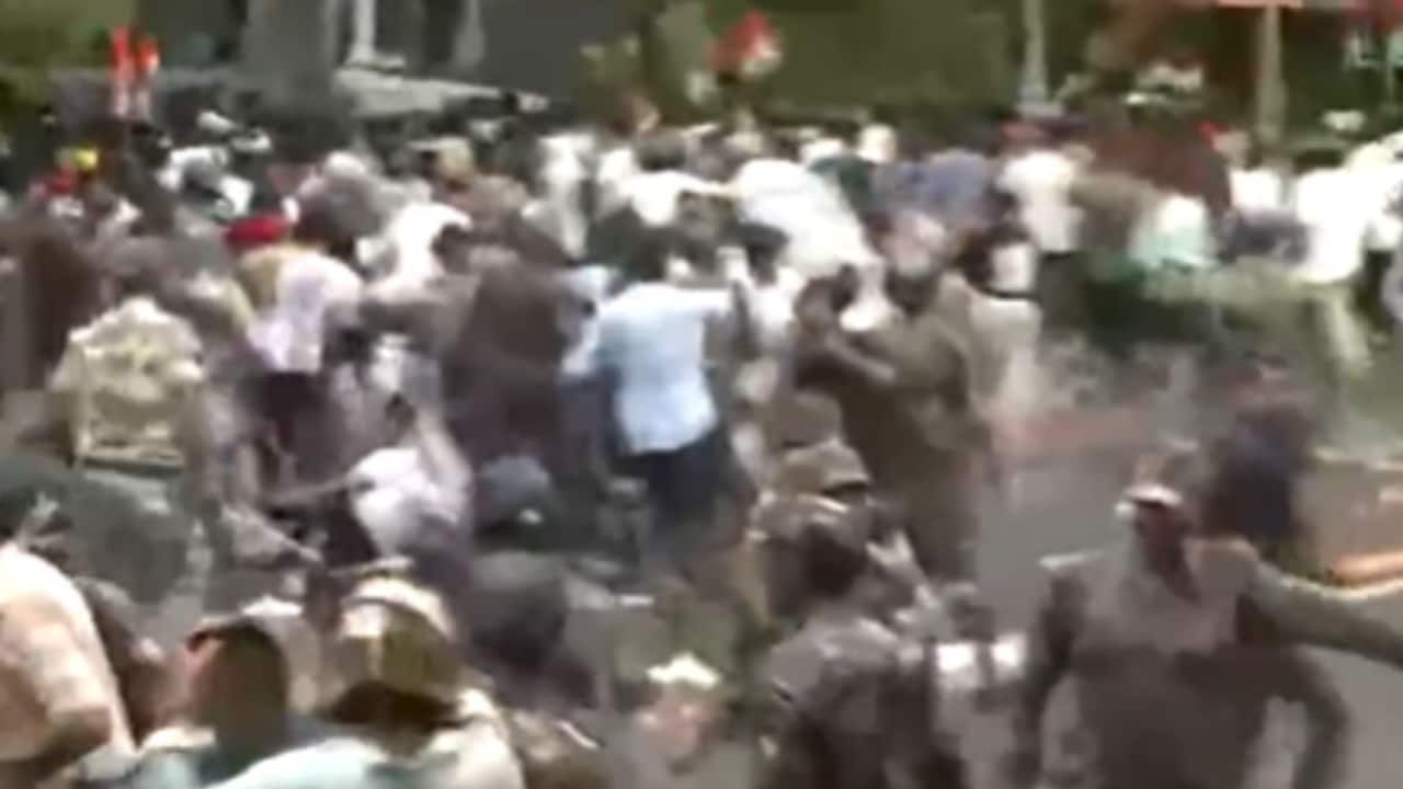 Cops Lathi-Charge, Use Water Cannons On Jharkhand Student Protesters