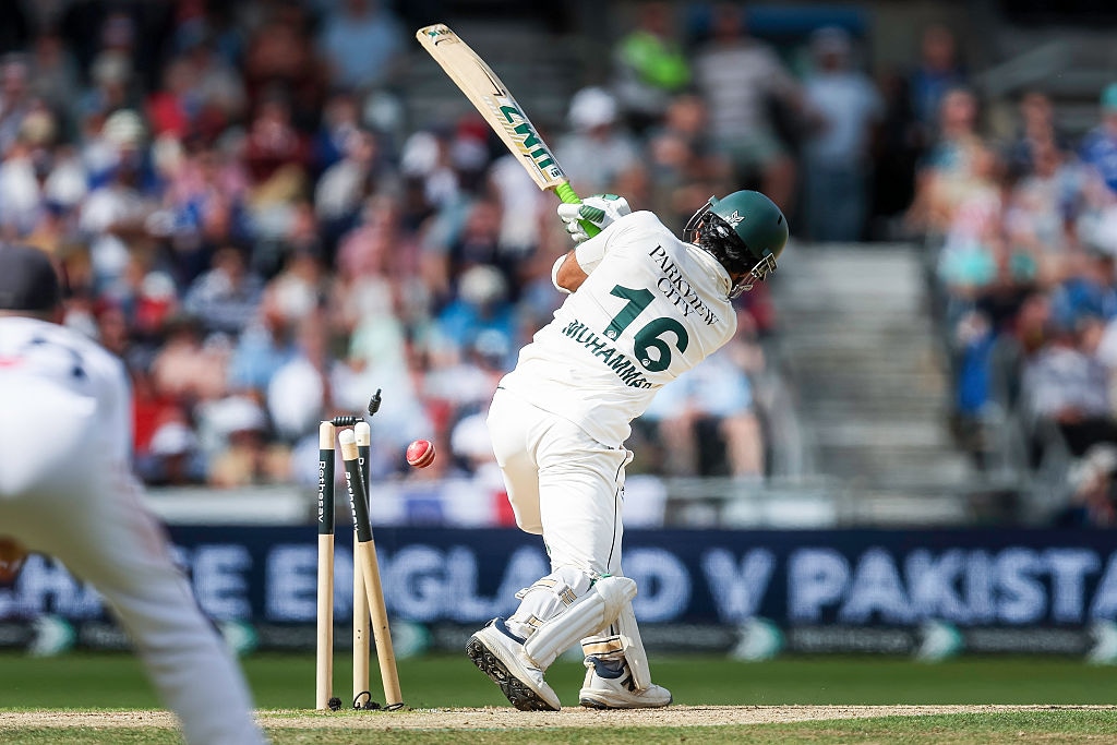 Pakistan sets an unwanted record in loss to England in first Test