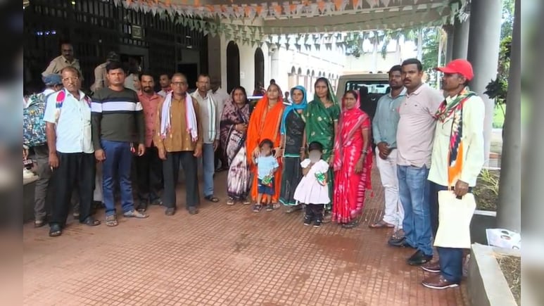 एक ही गांव के 31 लोगों का हुक्का-पानी बंद, इसमें &nbsp;7 बच्चे भी शामिल; अतिक्रमण करने के आरोप की मिली सजा