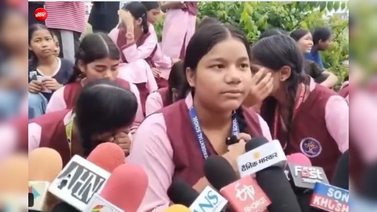 कहीं डीएम ऑफिस तो कहीं सड़क पर प्रदर्शन, यूपी से लेकर एमपी तक दिखा Gen-Alpha का गुस्सा