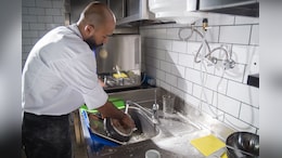 Fired Corporate Employee Takes Dishwashing Job To Avoid Feeling Useless: 'Not Doing For Money'