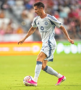 Robert Lewandowski Scores Brace on Dream Home Debut as Chicago Fire Beat Charlotte FC 2-1. Watch