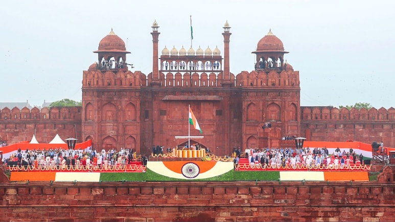 Independence Day: क्या VIP Pass के बिना आम लोग 15 अगस्त को लाल किला जा सकते हैं?
