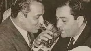 On Mukesh's 50th Death Anniversary, Neil Nitin Mukesh Shares Unseen Pics. Bonus: A 'Bottoms Up' Moment With Raj Kapoor