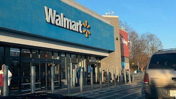 Walmart Earnings Impact: Shares Plunge 6% Pre-Market As Drug Price Decline Spooks Investors